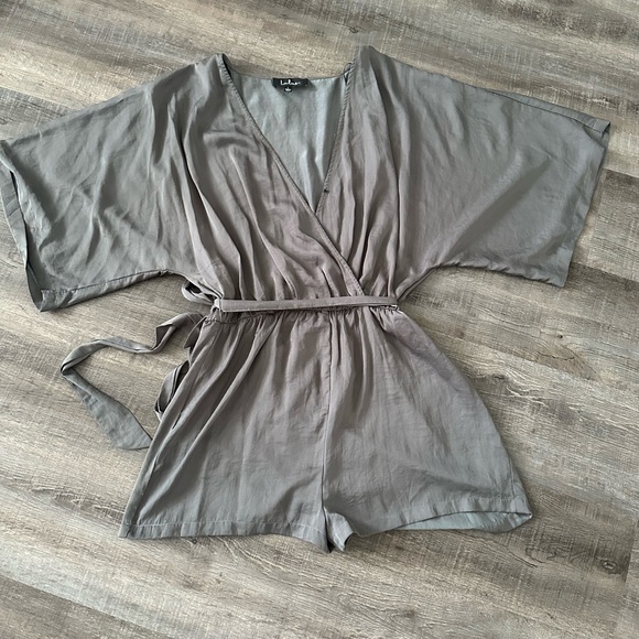 Lulu’s Ain’t it Grand Olive Green Surplice Romper Size Large - Picture 3 of 5